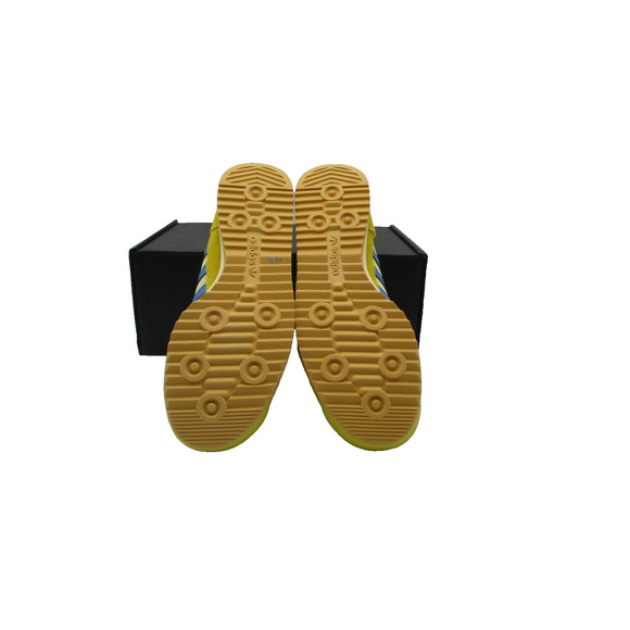 Athletic_Shoes